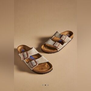 Birkenstock Arizona Suede sandals, women size 9 (EU 40), Taupe color